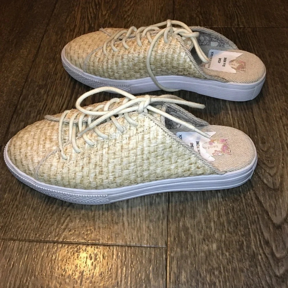 NWT Band Of Gypsies Coast Vegan Slip On Lace Up Mules Size 8 - Picture 3 of 10